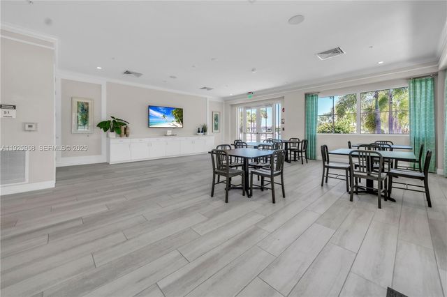 4242 Rosa Dr, Deerfield Beach, FL 33064