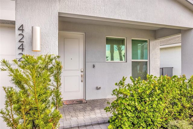 4242 Rosa Dr, Deerfield Beach, FL 33064