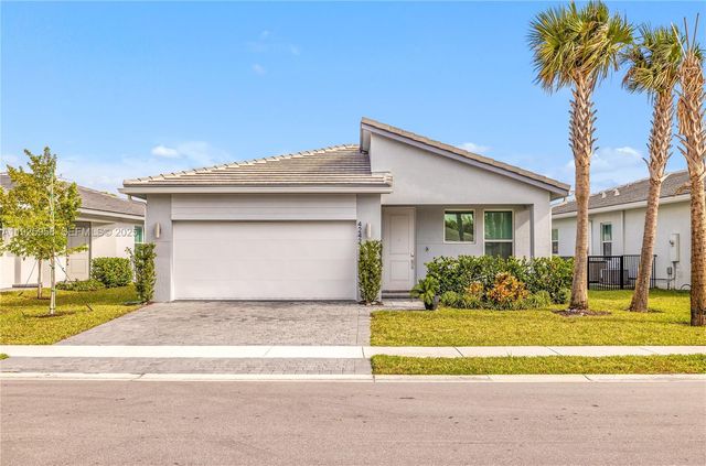 4242 Rosa Dr, Deerfield Beach, FL 33064