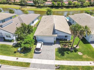 4242 Rosa Dr, Deerfield Beach, FL 33064