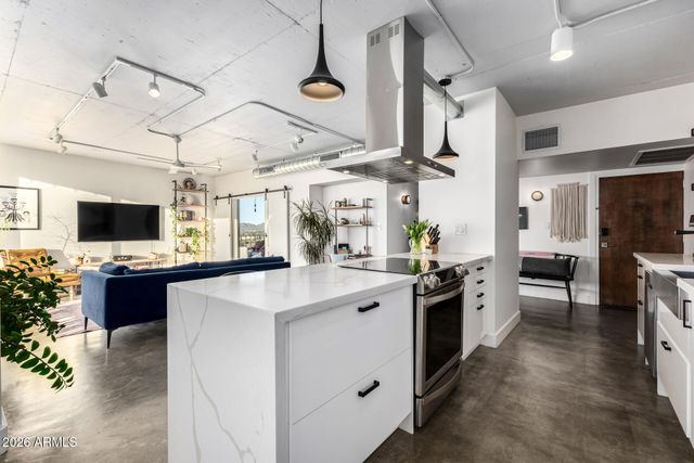 207 W Clarendon Avenue 21C, Phoenix, AZ 85013