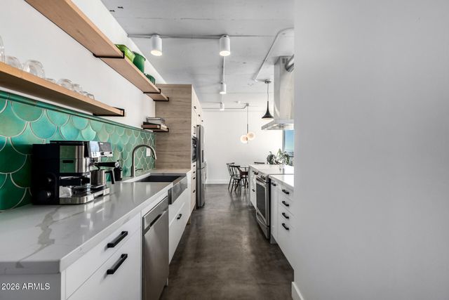 207 W Clarendon Avenue 21C, Phoenix, AZ 85013