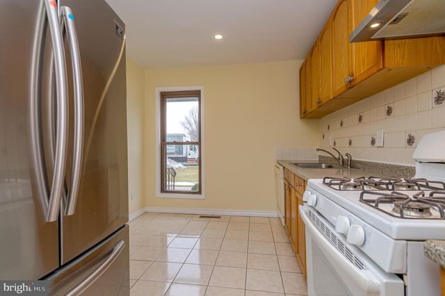 598 GREENWICH CT, Hightstown, NJ 08520