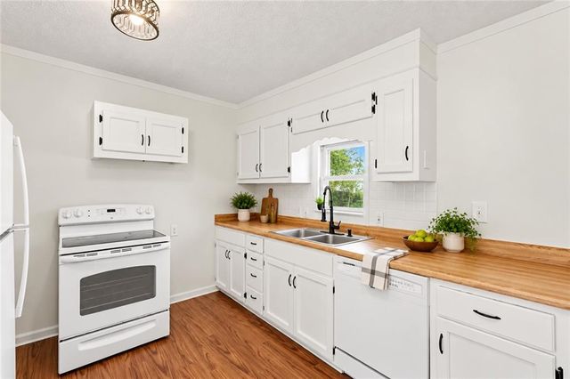 6840 E 139th Street, Grandview, MO 64030