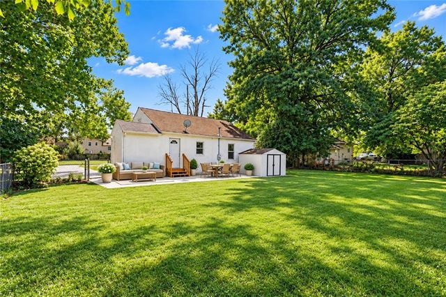 6840 E 139th Street, Grandview, MO 64030