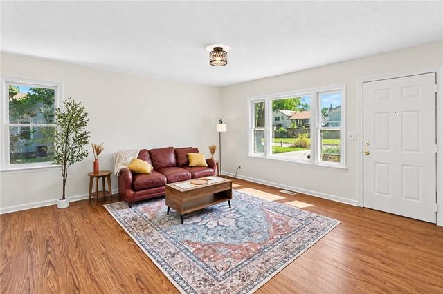 6840 E 139th Street, Grandview, MO 64030