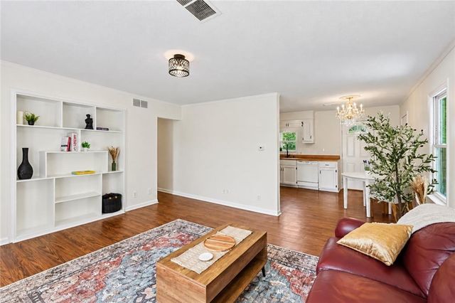 6840 E 139th Street, Grandview, MO 64030