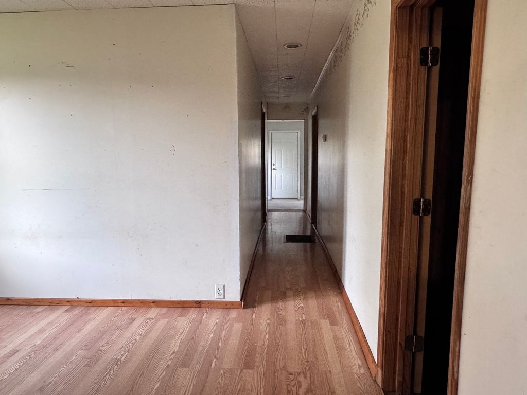 Image 15 of property listing at 1004 S Cherry Street, Centralia, IL 62801