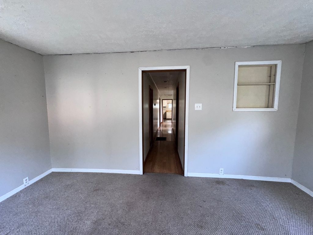 Image 17 of property listing at 1004 S Cherry Street, Centralia, IL 62801