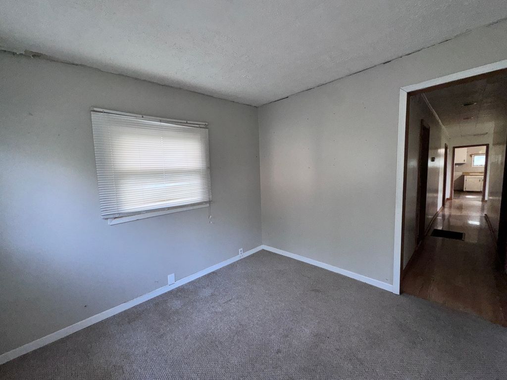Image 18 of property listing at 1004 S Cherry Street, Centralia, IL 62801