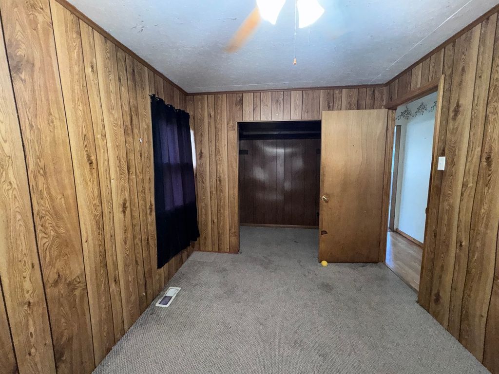 Image 20 of property listing at 1004 S Cherry Street, Centralia, IL 62801