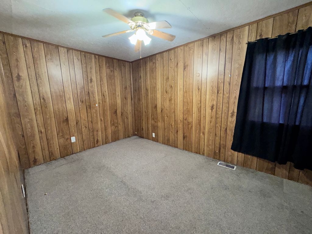 Image 21 of property listing at 1004 S Cherry Street, Centralia, IL 62801