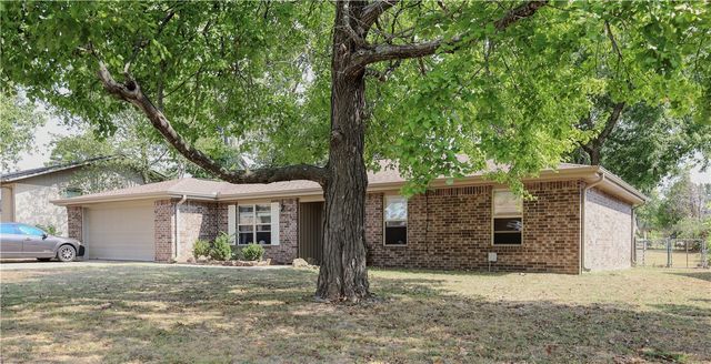 707 Valley West Drive, Rogers, AR 72756