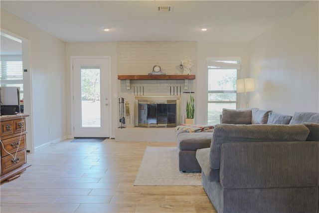 707 Valley West Drive, Rogers, AR 72756