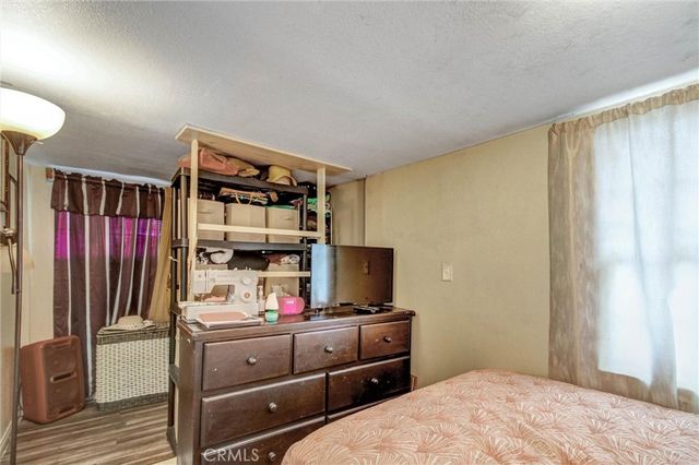 4015 MOUNTAIN DR spc 2 2, San Bernardino, CA 92407