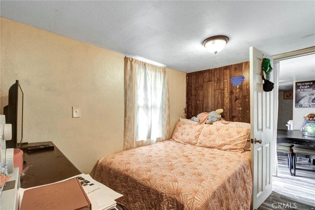 4015 MOUNTAIN DR spc 2 2, San Bernardino, CA 92407