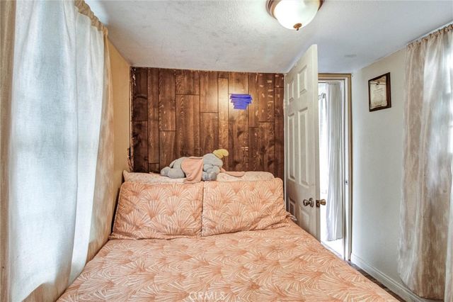 4015 MOUNTAIN DR spc 2 2, San Bernardino, CA 92407