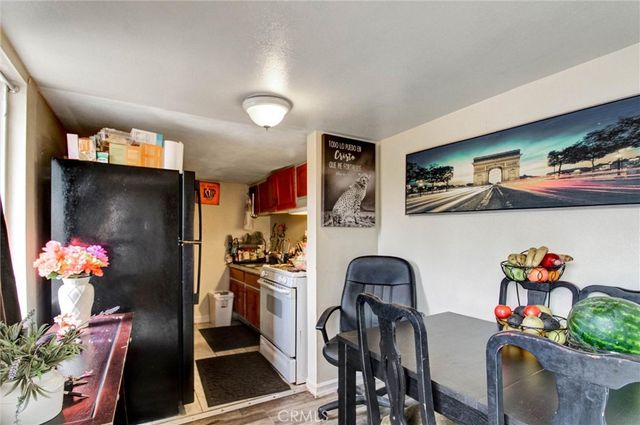 4015 MOUNTAIN DR spc 2 2, San Bernardino, CA 92407