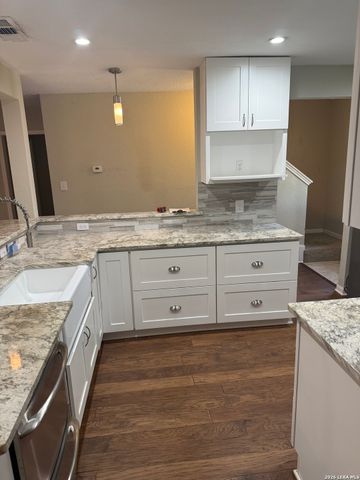 129 oak grove, Boerne, TX 78006