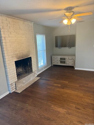 129 oak grove, Boerne, TX 78006