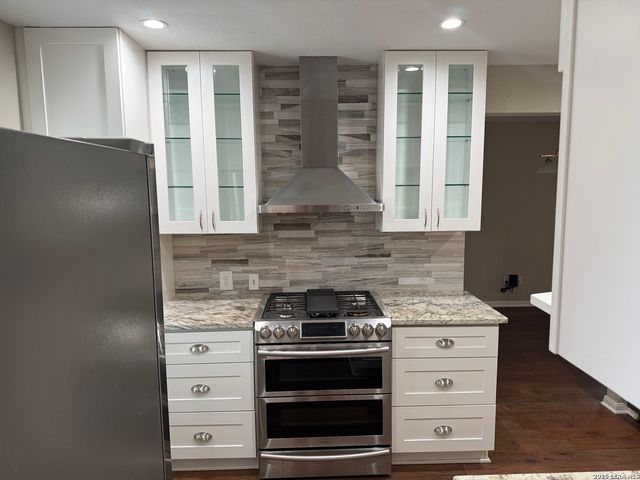 129 oak grove, Boerne, TX 78006