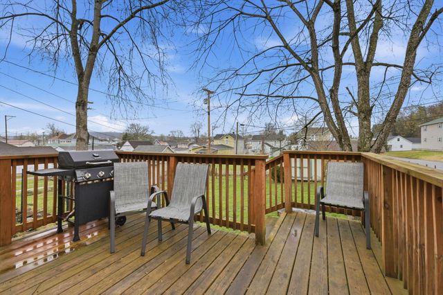 293 Warner Avenue, Logan, OH 43138