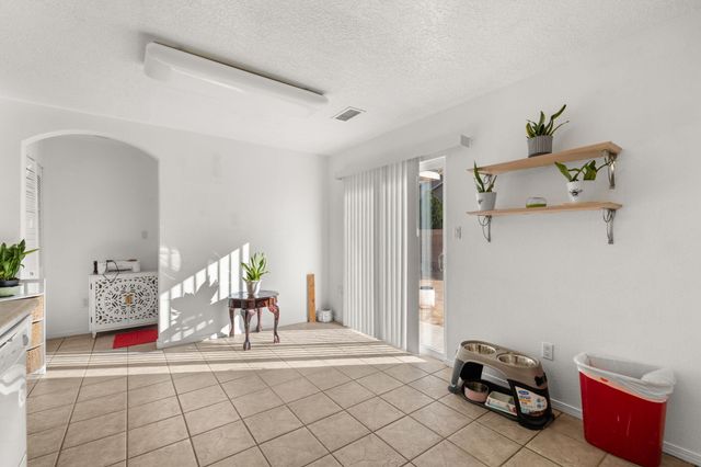 1105 Telstar Loop NW, Albuquerque, NM 87121