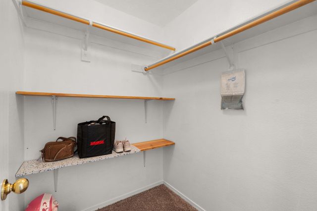 1105 Telstar Loop NW, Albuquerque, NM 87121