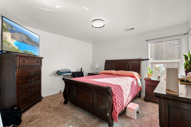 1105 Telstar Loop NW, Albuquerque, NM 87121