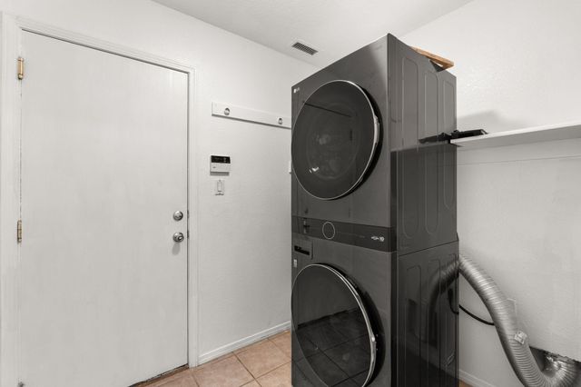 1105 Telstar Loop NW, Albuquerque, NM 87121