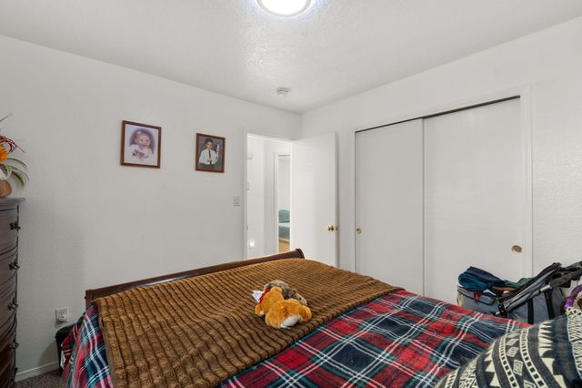 1105 Telstar Loop NW, Albuquerque, NM 87121