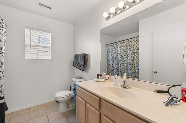 1105 Telstar Loop NW, Albuquerque, NM 87121