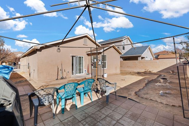 1105 Telstar Loop NW, Albuquerque, NM 87121