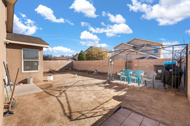 1105 Telstar Loop NW, Albuquerque, NM 87121