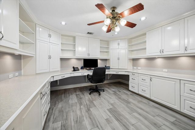 1902 Eagle Falls Street, Houston, TX 77077