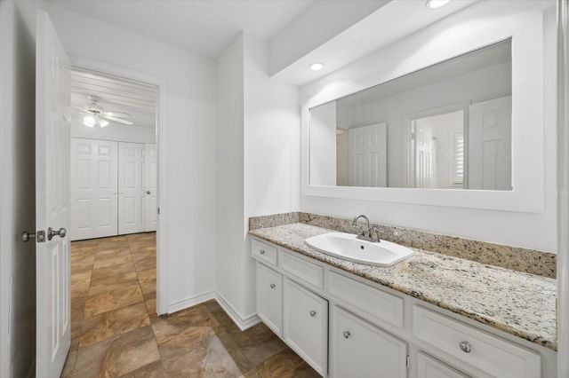 1902 Eagle Falls Street, Houston, TX 77077