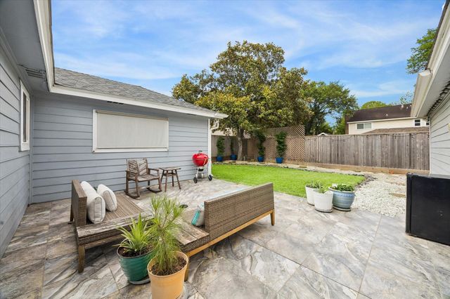 1902 Eagle Falls Street, Houston, TX 77077