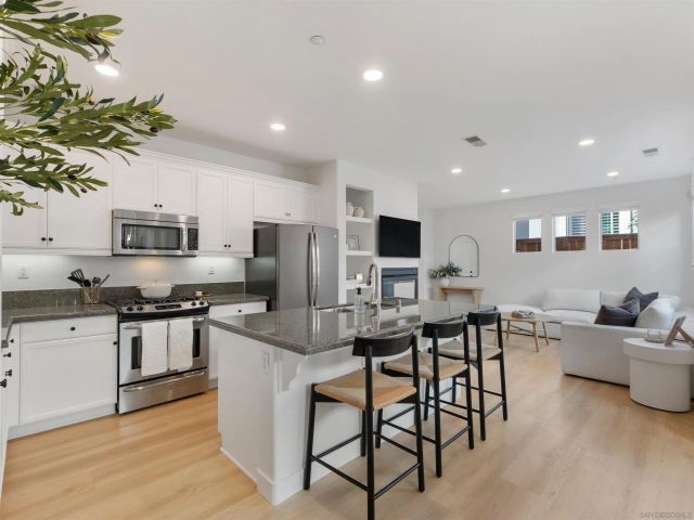 2259 Flatiron Way, San Marcos, CA 92078