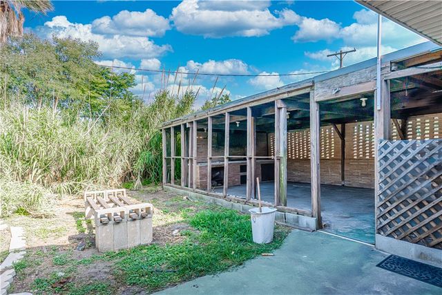 445 Troy Dr, Corpus Christi, TX 78412