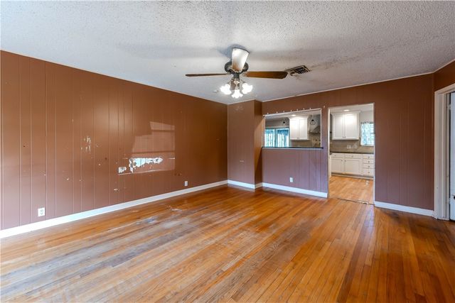 445 Troy Dr, Corpus Christi, TX 78412