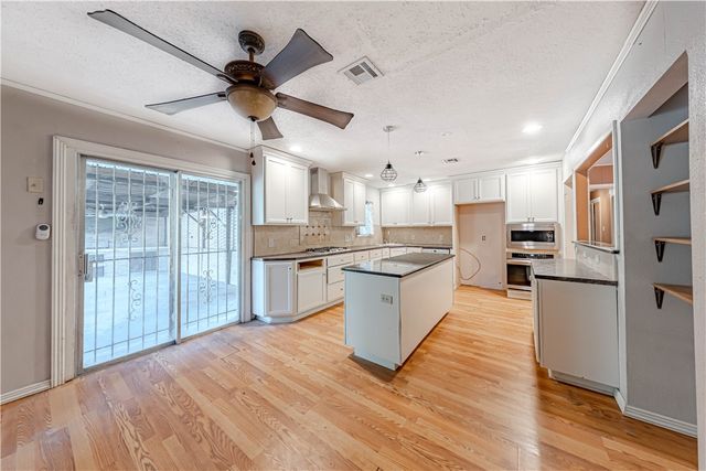 445 Troy Dr, Corpus Christi, TX 78412