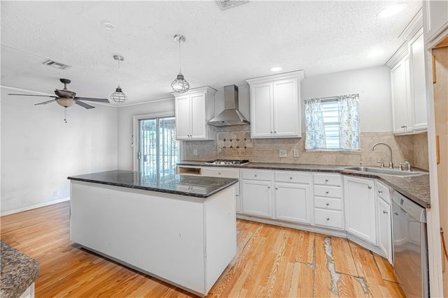 445 Troy Dr, Corpus Christi, TX 78412
