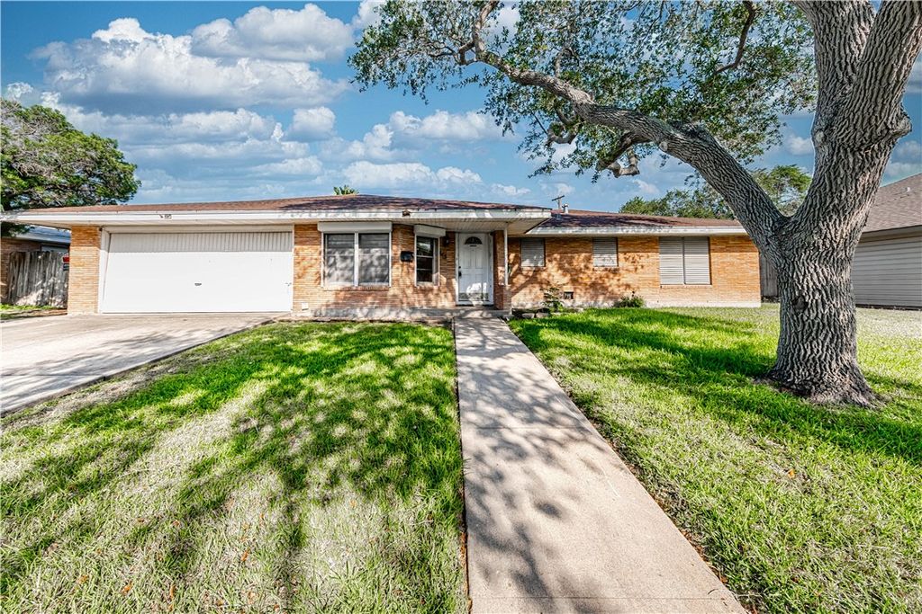 445 Troy Dr, Corpus Christi, TX 78412