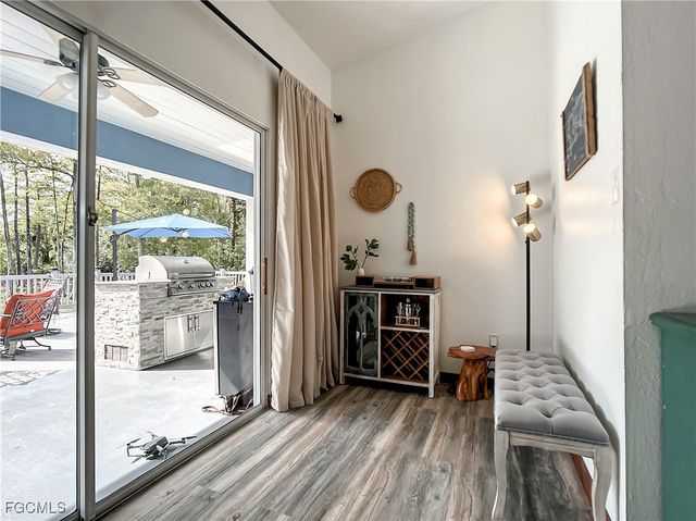 2511 6th ST NW, Naples, FL 34120