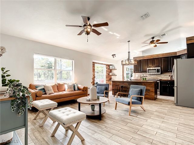 2511 6th ST NW, Naples, FL 34120