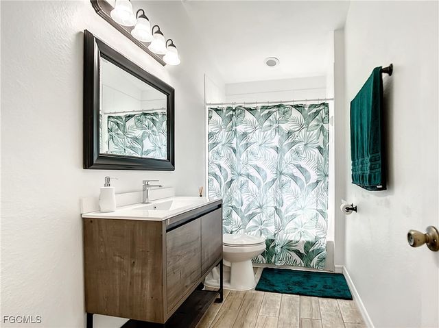 2511 6th ST NW, Naples, FL 34120