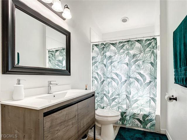 2511 6th ST NW, Naples, FL 34120