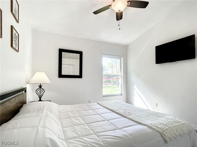 2511 6th ST NW, Naples, FL 34120