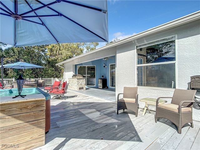 2511 6th ST NW, Naples, FL 34120