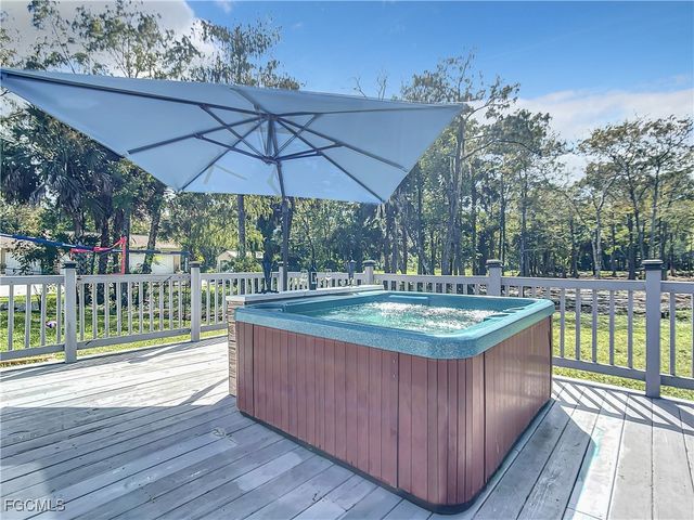 2511 6th ST NW, Naples, FL 34120